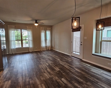 2800 Seneca Path - Photo Thumbnail 3