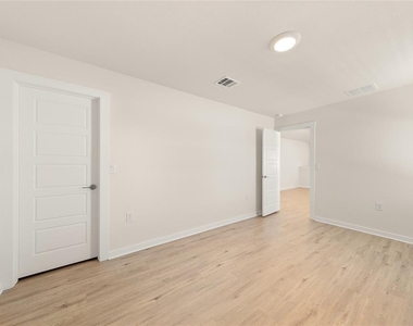 13809 Lubeck Dr - Photo Thumbnail 25