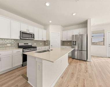 13809 Lubeck Dr - Photo Thumbnail 8