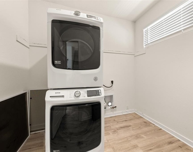 13809 Lubeck Dr - Photo Thumbnail 31