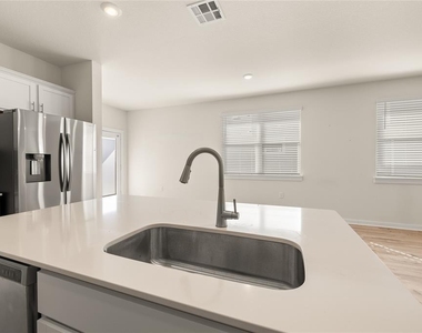 13809 Lubeck Dr - Photo Thumbnail 10