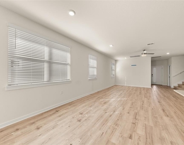 13809 Lubeck Dr - Photo Thumbnail 3