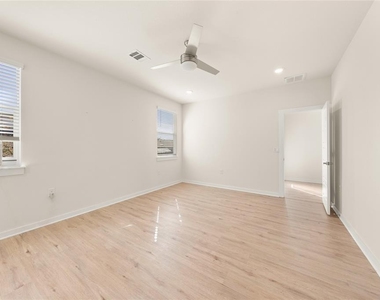 13809 Lubeck Dr - Photo Thumbnail 12