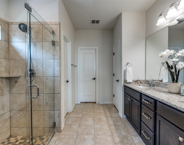 1624 Stone House Dr - Photo Thumbnail 12