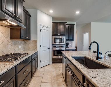 1624 Stone House Dr - Photo Thumbnail 7