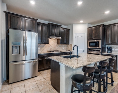 1624 Stone House Dr - Photo Thumbnail 6