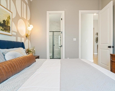 120 Shady Spring Trl - Photo Thumbnail 4