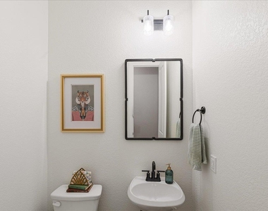 120 Shady Spring Trl - Photo Thumbnail 7
