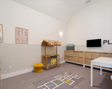 120 Shady Spring Trl - Photo Thumbnail 6