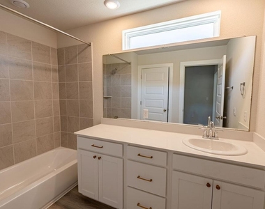 7400 Travertine Spring Dr - Photo Thumbnail 17