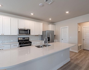 7400 Travertine Spring Dr - Photo Thumbnail 5