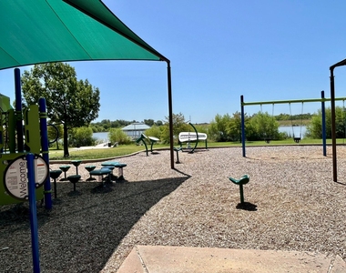 2903 Pioneer Way - Photo Thumbnail 30