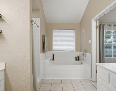2903 Pioneer Way - Photo Thumbnail 17