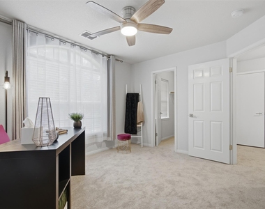 2903 Pioneer Way - Photo Thumbnail 19