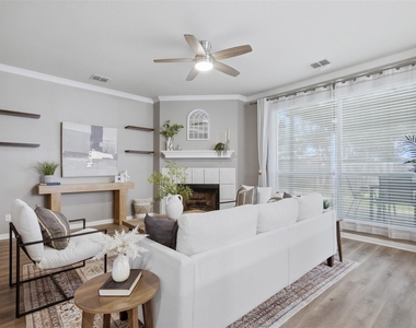 2903 Pioneer Way - Photo Thumbnail 7