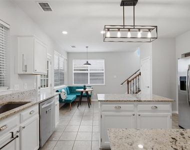 2903 Pioneer Way - Photo Thumbnail 11