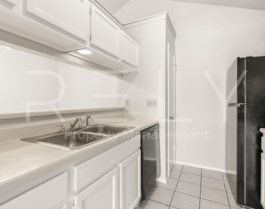 409 Greenlawn Blvd - Photo Thumbnail 14