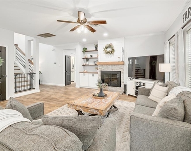 3019 Plantation Dr - Photo Thumbnail 3