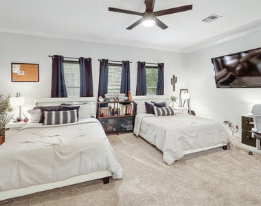 3019 Plantation Dr - Photo Thumbnail 13