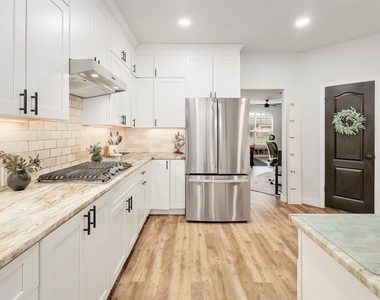 3019 Plantation Dr - Photo Thumbnail 7