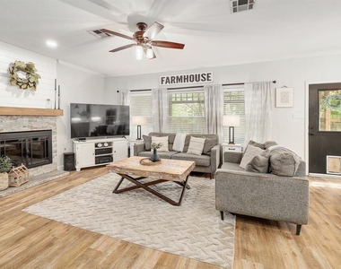 3019 Plantation Dr - Photo Thumbnail 4
