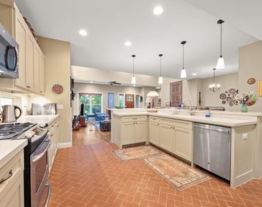 3822 Ridgelea Dr - Photo Thumbnail 7