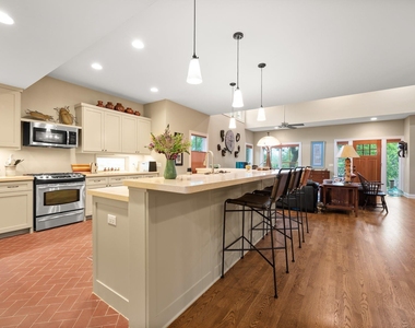 3822 Ridgelea Dr - Photo Thumbnail 9