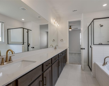 261 Crater Lake Dr - Photo Thumbnail 15