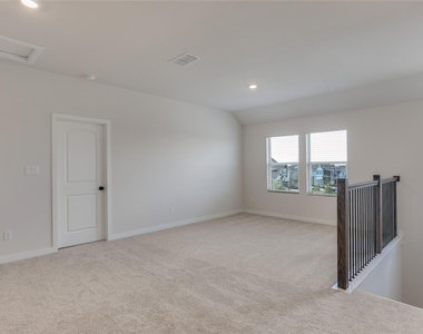 261 Crater Lake Dr - Photo Thumbnail 19