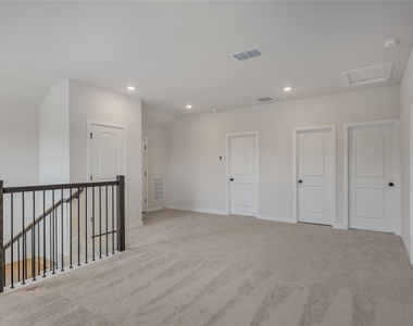 261 Crater Lake Dr - Photo Thumbnail 22