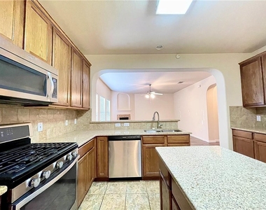 906 Mesquite Hollow Pl - Photo Thumbnail 17