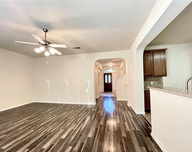 906 Mesquite Hollow Pl - Photo Thumbnail 14