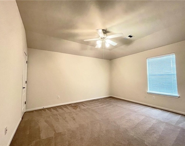 906 Mesquite Hollow Pl - Photo Thumbnail 26