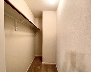 906 Mesquite Hollow Pl - Photo Thumbnail 29