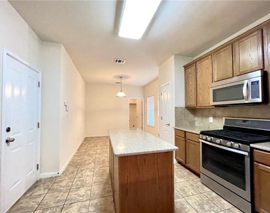 906 Mesquite Hollow Pl - Photo Thumbnail 15