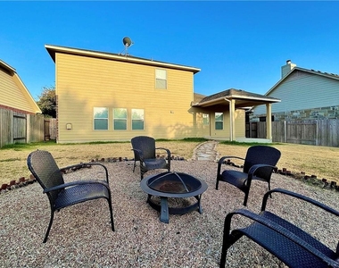 906 Mesquite Hollow Pl - Photo Thumbnail 32