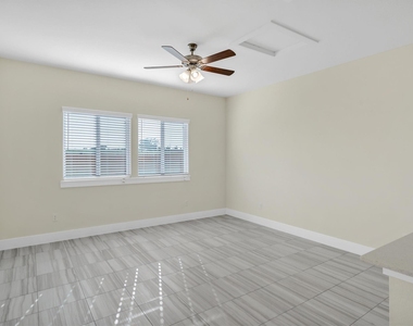 314 Alamar Knot Way - Photo Thumbnail 8
