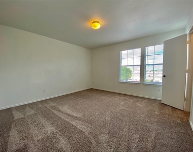 6608 Ferrystone Pass - Photo Thumbnail 10