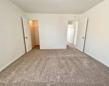 6608 Ferrystone Pass - Photo Thumbnail 8