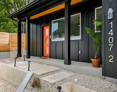 1407 Greenwood Ave - Photo Thumbnail 2