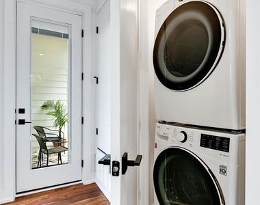 1407 Greenwood Ave - Photo Thumbnail 19