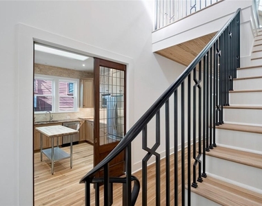 702 W Gibson St - Photo Thumbnail 29