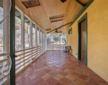 702 W Gibson St - Photo Thumbnail 36