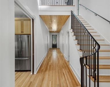702 W Gibson St - Photo Thumbnail 6
