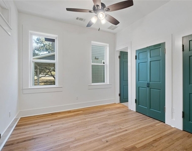 702 W Gibson St - Photo Thumbnail 20