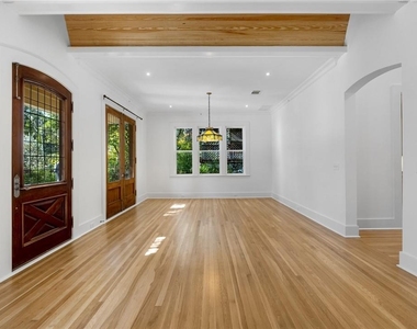 702 W Gibson St - Photo Thumbnail 12