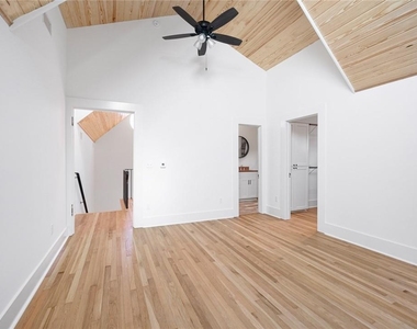 702 W Gibson St - Photo Thumbnail 35