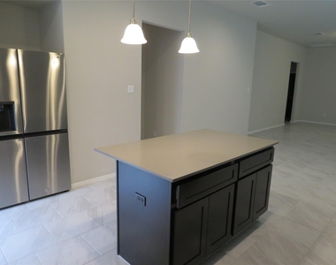 201 Stein Rd - Photo Thumbnail 9