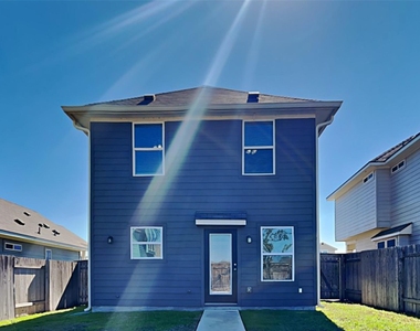 1052 Esplanade Pkwy - Photo Thumbnail 14
