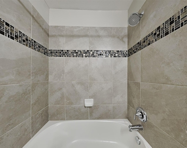 1052 Esplanade Pkwy - Photo Thumbnail 13